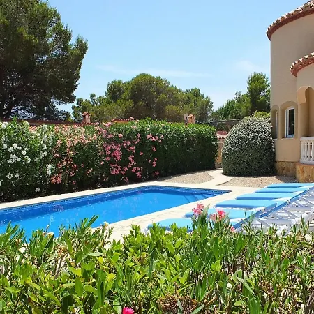 Melaza Villa